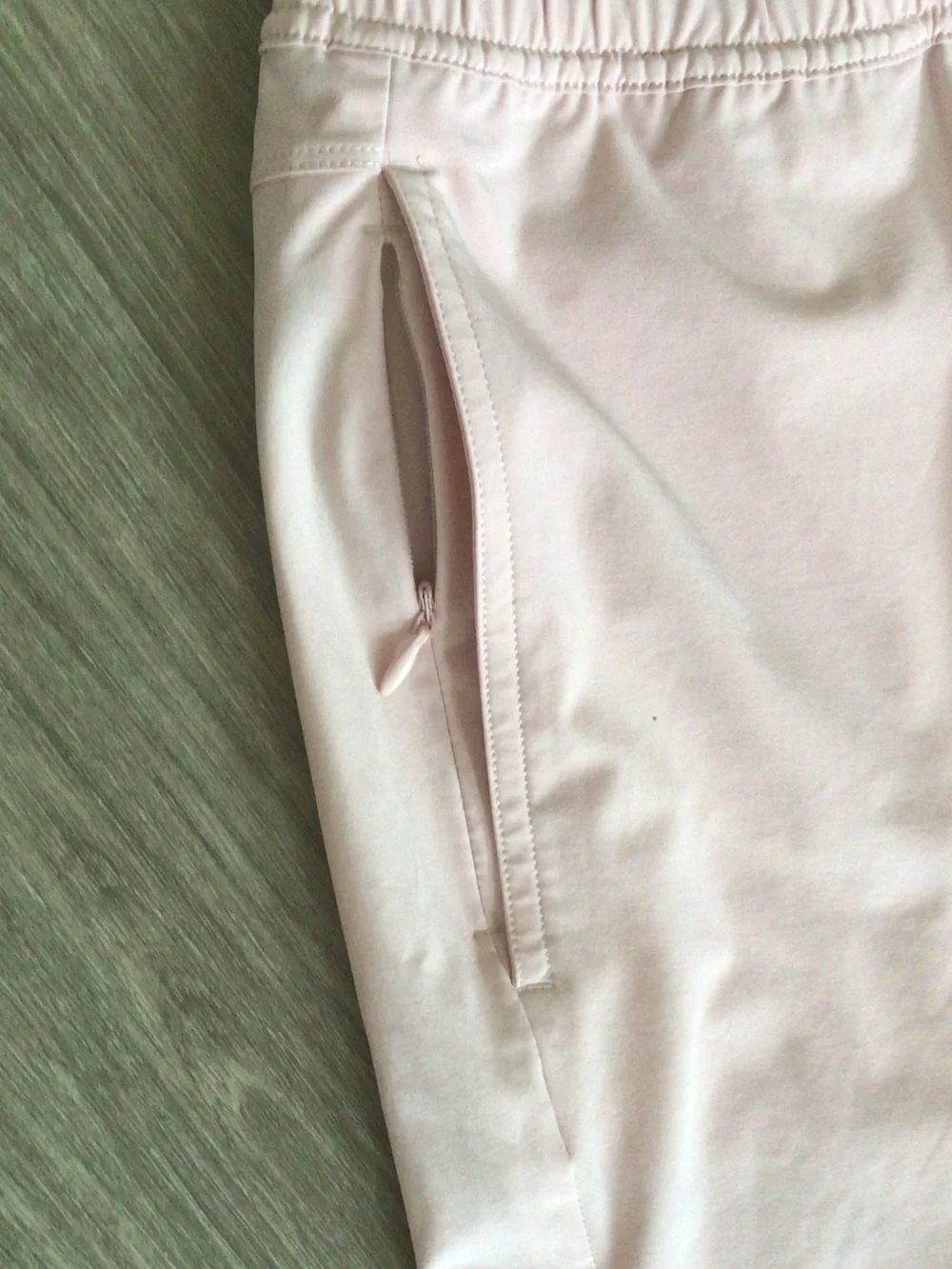 Hollister Men's S Pale Pink Elastic Waist Shorts
